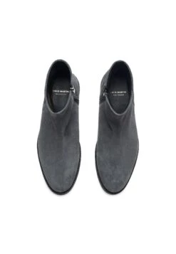 Sotogrande - Korte Laarzen - Grey Shark Suede 12 Sotogrande - Korte Laarzen - Grey Shark Suede -Pier One winkel 0b8e891ead424598be4ded2d42e6a093