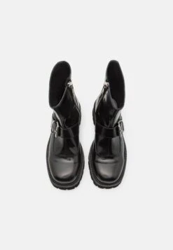MM6 Maison Margiela Korte Laarzen - Black 9 MM6 Maison Margiela Korte Laarzen - Black -Pier One winkel 0c03a114f24041b38ea29e62b84dfd03