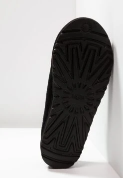 Ugg Tasman - Pantoffels - Black -Pier One winkel 0fd5d7fc3b6a488a96b22af3e78e2d4c