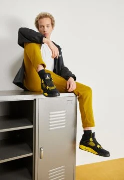 Air Jordan 4 Retro - Sneakers Hoog - Black/White/Tour Yellow 11 Air Jordan 4 Retro - Sneakers Hoog - Black/White/Tour Yellow -Pier One winkel 1a8a6ebf9bbf4d29a6aaddf63cb53c25
