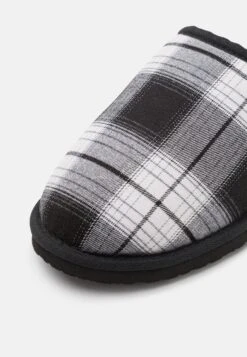 Bullboxer Bkgysuza - Pantoffels - Grey -Pier One winkel 37a51a1dd82c480ba0164522d50b89be