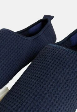 Marks & Spencer Waffle Mule - Pantoffels - Navy -Pier One winkel 397183bca34646f993edeeb76c5ca60a