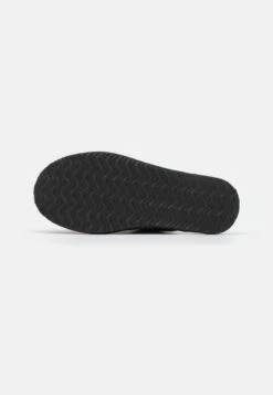 Jack & Jones Jfwevans Slipper - Pantoffels - Anthracite -Pier One winkel 43e08ff215b84002a09a95f025c8f191