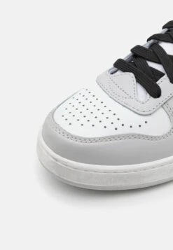 Diadora Magic Basket Demi Cut Icona Unisex - Sneakers Laag - White/Lunar Rock -Pier One winkel 8adc9a03f0e54db38818fcaf87713408