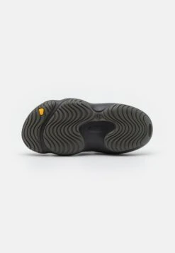 Keen Yogui - Muiltjes - Graphite -Pier One winkel 8d33afdb774e4ee8ad59326fdd70e10c