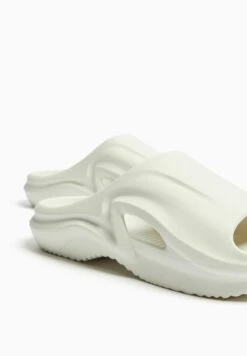BERSHKA Technical - 12800160 - Badslippers - White -Pier One winkel 8efd83de2201457dac5ad27c2daf04e6
