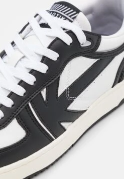 Kaotiko Basket Man - Sneakers Laag - Black/White -Pier One winkel b3406938c0144b74a673b2930663c8be