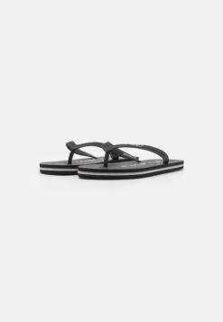 Pepe Jeans Bay Beach Basic - Teenslippers - Black 9 Pepe Jeans Bay Beach Basic - Teenslippers - Black -Pier One winkel bba5159904234300b25f13933b09942a