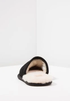 Ugg Scuff - Pantoffels - Black 9 Ugg Scuff - Pantoffels - Black -Pier One winkel c0219143325a41e1997cb0a8e2c640a7