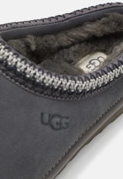 Ugg Tasman - Pantoffels - Dark Grey -Pier One winkel c55c32dced4a4516b86c9ffaa4c26ca5