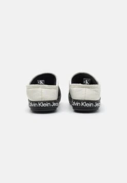 Calvin Klein Jeans Home - Pantoffels - Cirrus Grey 8 Calvin Klein Jeans Home - Pantoffels - Cirrus Grey -Pier One winkel cabfa3620f7c498fa7d9b3d6ec54981d