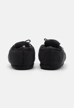 Oversized Slipper - Pantoffels - Black -Pier One winkel cd60954610f744109a111ff5f191911f