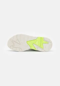 Puma Rs-X Efekt Turbo Unisex - Sneakers Laag - Warm White/White -Pier One winkel edab3a67a2be42a3af1887a107e570ea