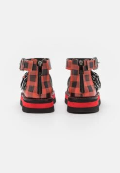 MOSCHINO Outdoorsandalen - Red 8 MOSCHINO Outdoorsandalen - Red -Pier One winkel fd4542561d2248e1b33ef3cb25d7a188